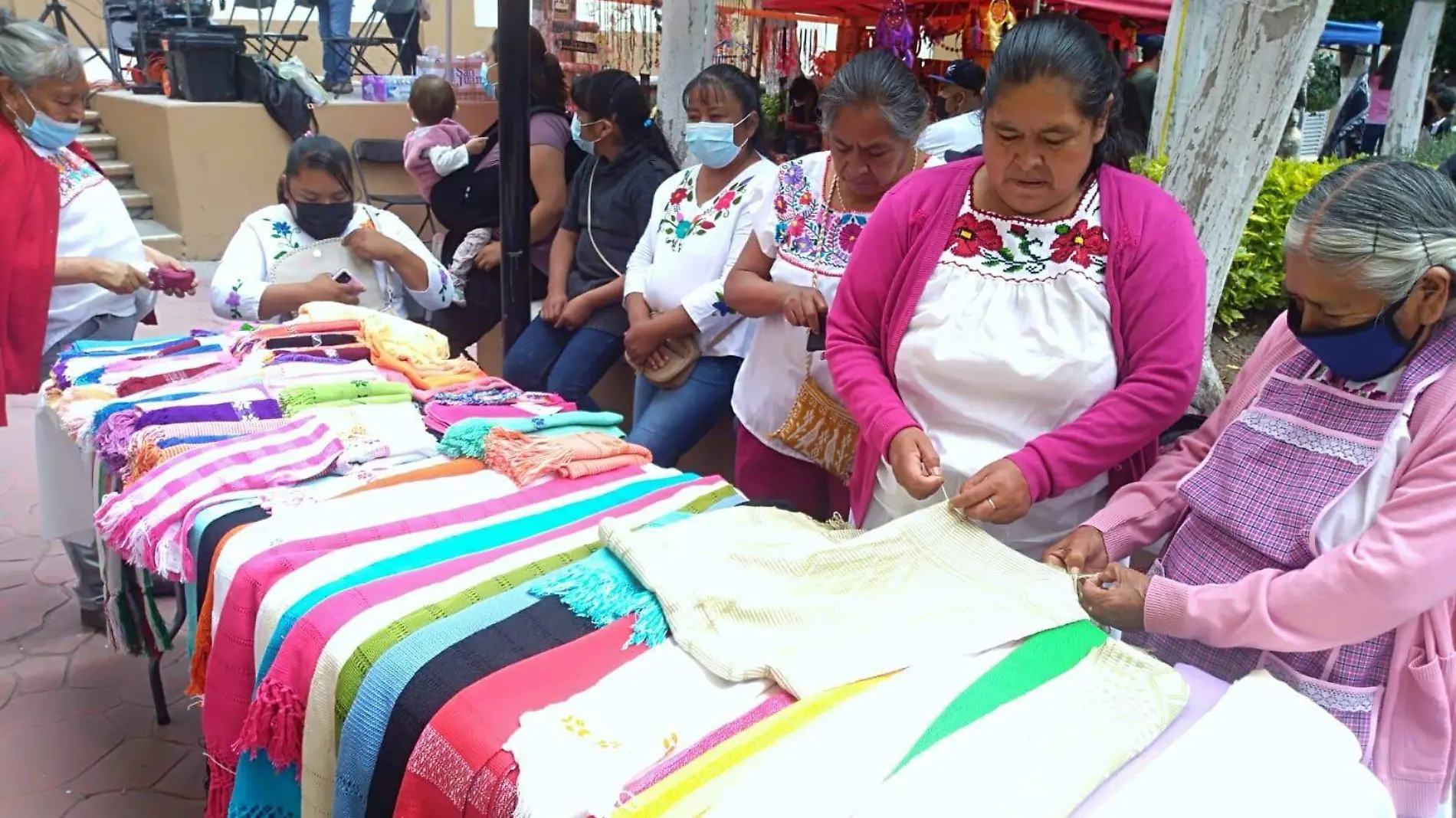 MUJERES INDIGENAS UNO